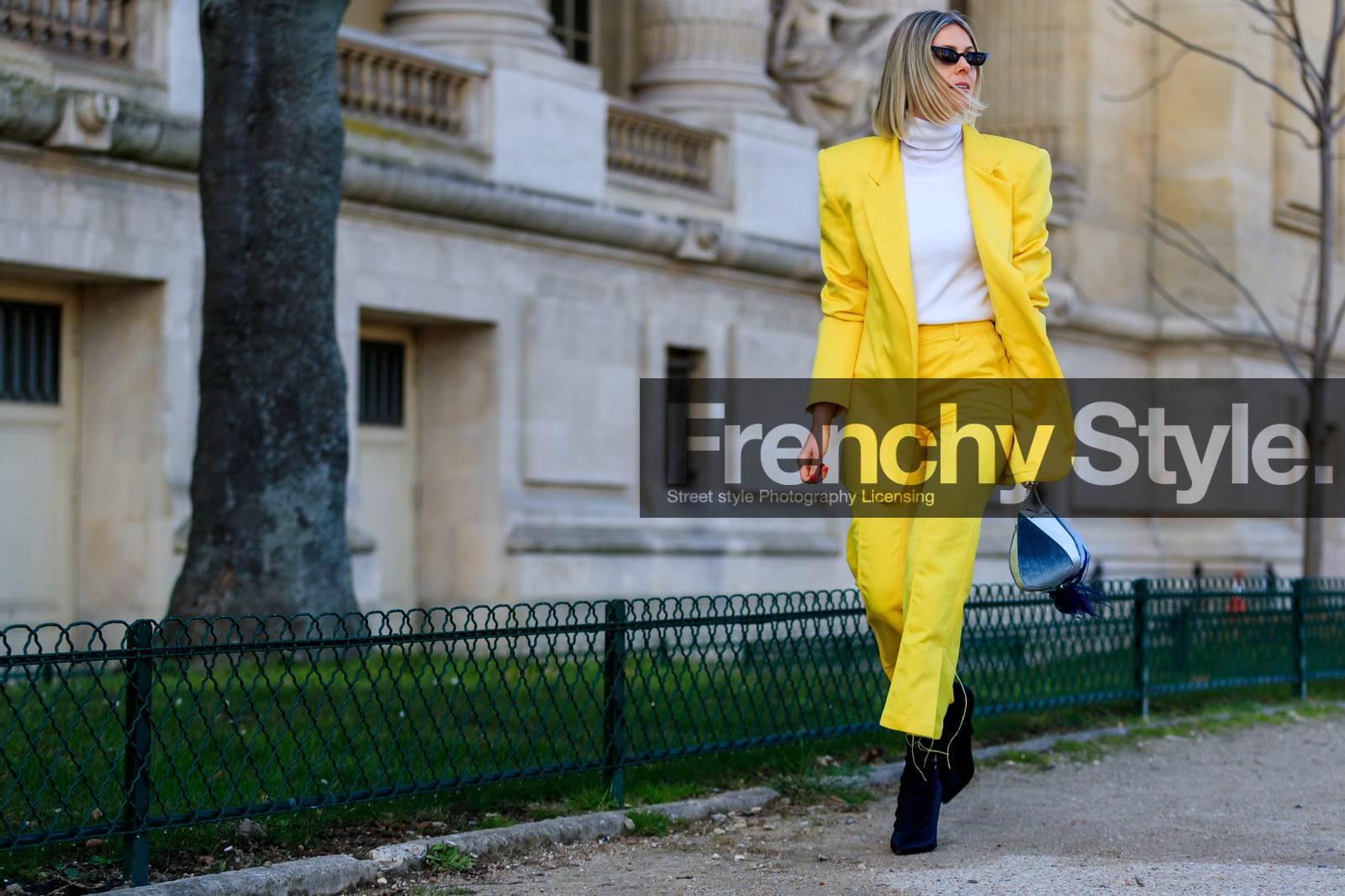 black shoes, blazer, blue bag, graphic bag, high heels, leather bag, leather shoes, printed bag, sunglasses, trousers, white sweater, yellow jacket, yellow pants, yellow suit, street style, jonathan paciullo, FW, frenchystyle, fashion week, PFW, PARIS, AUTUMN WINTER 2018-2019, FALL WINTER 2018-2019, FW 18-19, horizontal, atmosphere details, full length, sofie valkiers