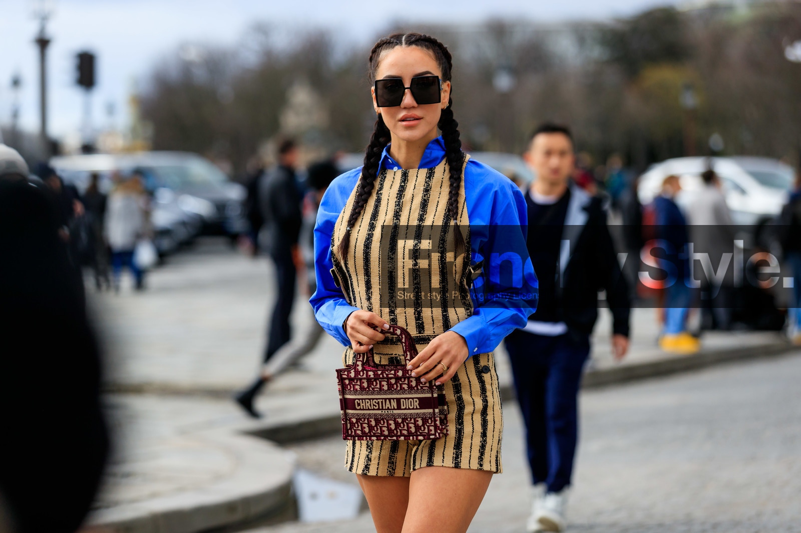 tamara kalinic, blue shirt, plaited hair, dior bag, dior sunglasses, big sunglasses, square shape glasses, beige jumpsuit, black jumpsuit, striped jumpsuit, sleeveless jumpsuit, short jumpsuit, burgundy bag, monogrammed bag, mini bag, hand bag, fashion week, frenchystyle, FW, jonathan paciullo, street style, PFW, PARIS, AUTUMN WINTER 2020-2021, FALL WINTER 2020-2021, FW 20-21, horizontal, detail, atmosphere details