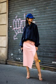 blue cap, pastel pink skirt, sporty look, sport jacket, navy blue jacker, beige sandals, beige heels, street style, jonathan paciullo, FW, frenchystyle, fashion week, AUTUMN WINTER 2022-2023, FALL WINTER 2022_2023, FW 22-23, PFW, PARIS, full length, vertical