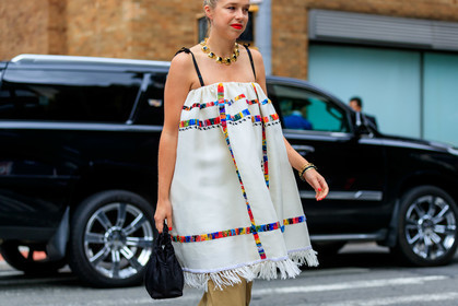 black bag, embroideries, graphic dress, leather bag, necklace, printed dress, red lips, white dress, street style, jonathan paciullo, FW, frenchystyle, fashion week, NEW YORK, NYFW, SPRING SUMMER 2020, SS 20, horizontal, atmosphere details, detail