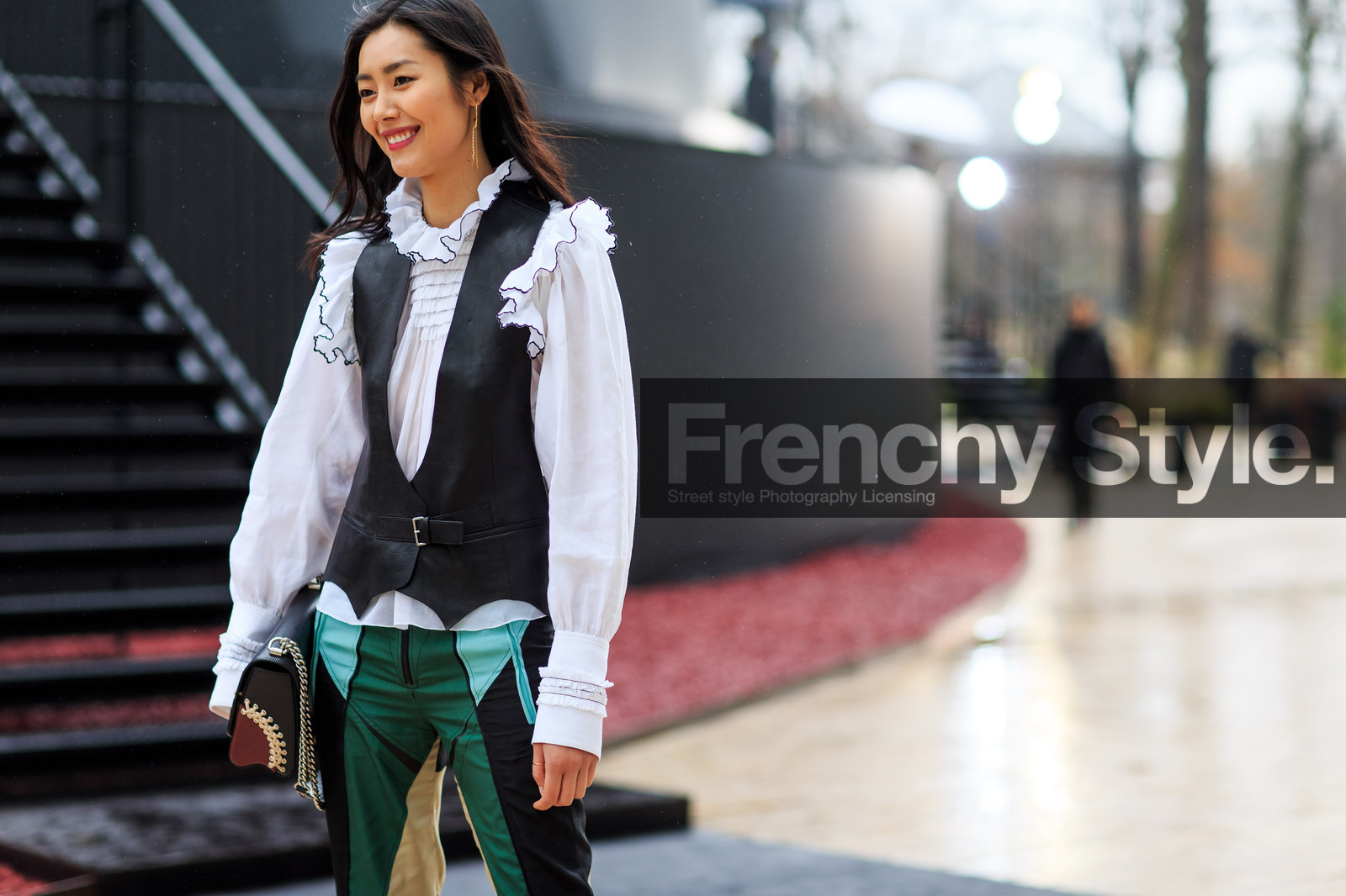 atmosphere details, AUTUMN WINTER 2016-2017, AW 16-17, black bag, black jacket, detail, FALL WINTER 2016-2017, fashion week, frenchystyle, FW, FW 16-17, graphic pants, green pants, horizontal, jonathan paciullo, leather bag, leather jacket, leather pants, liu wen, louis vuitton, model, PARIS, PFW, printed pants, sleeveless, street style, trousers, white shirt