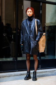 black coat, black shoes, black turtleneck, brown bag, comme des garçons, leather bag, leather coat, leather shoes, tights, street style, jonathan paciullo, FW, frenchystyle, fashion week, PFW, PARIS, AUTUMN WINTER 2018-2019, FALL WINTER 2018-2019, FW 18-19, vertical, full length, model