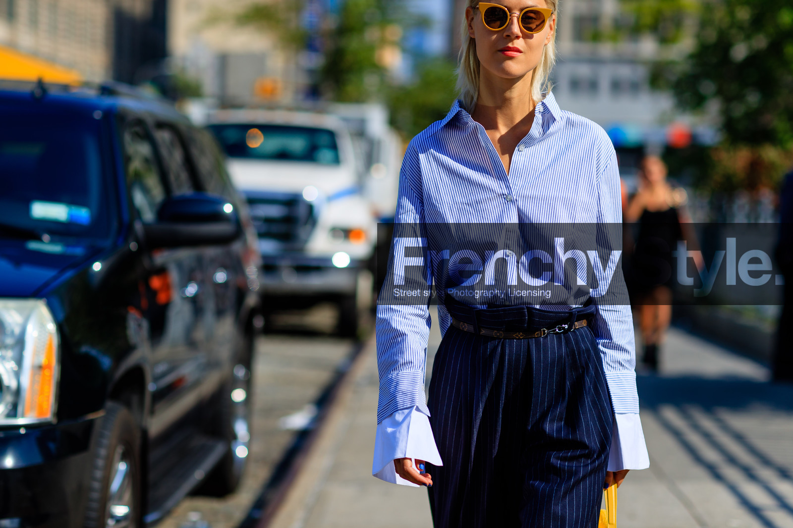 atmosphere details, blue shirt, brown belt, detail, fashion week, frenchystyle, FW, high waist, horizontal, jonathan paciullo, leather belt, linda tol, louis vuitton, men shirt, monogram, navy pants, NEW YORK, NYFW, printed pants, SPRING SUMMER 2017, SS 17, street style, striped pants, sunglasses, trousers, woman