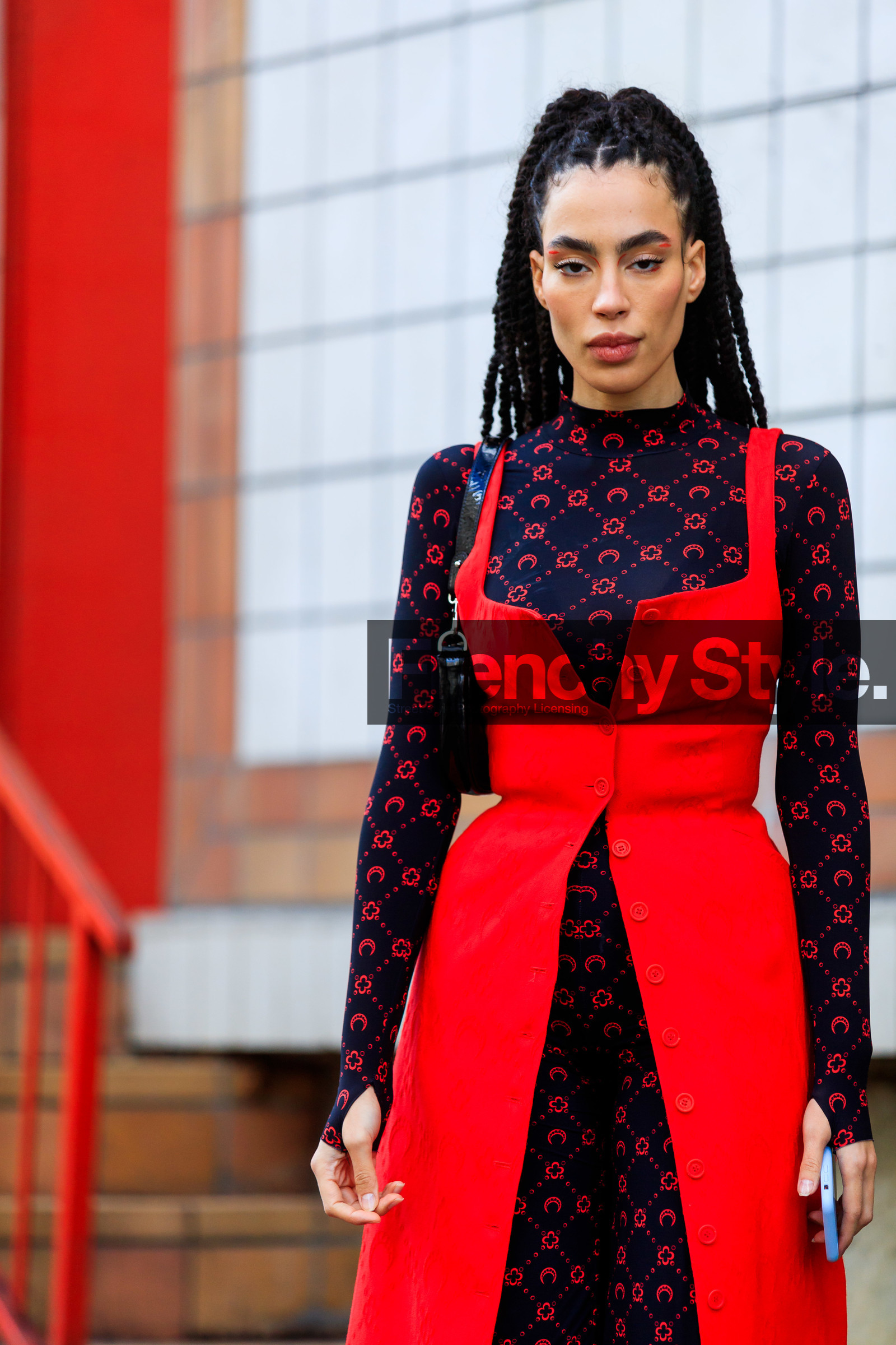 red dress, red top, red pants, black pants, black top, turtleneck top, technical fabric top, technical fabric pants, satin pants, monogrammed dress, monogrammed pants, monogrammed top, sleeveless dress, button dress, split dress, brocart dress, marine serre dress, marine serre pants, marine serre top, marine serre look, fashion week, frenchystyle, FW, jonathan paciullo, street style, PFW, PARIS, AUTUMN WINTER 2020-2021, FALL WINTER 2020-2021, FW 20-21, vertical, atmosphere details, detail