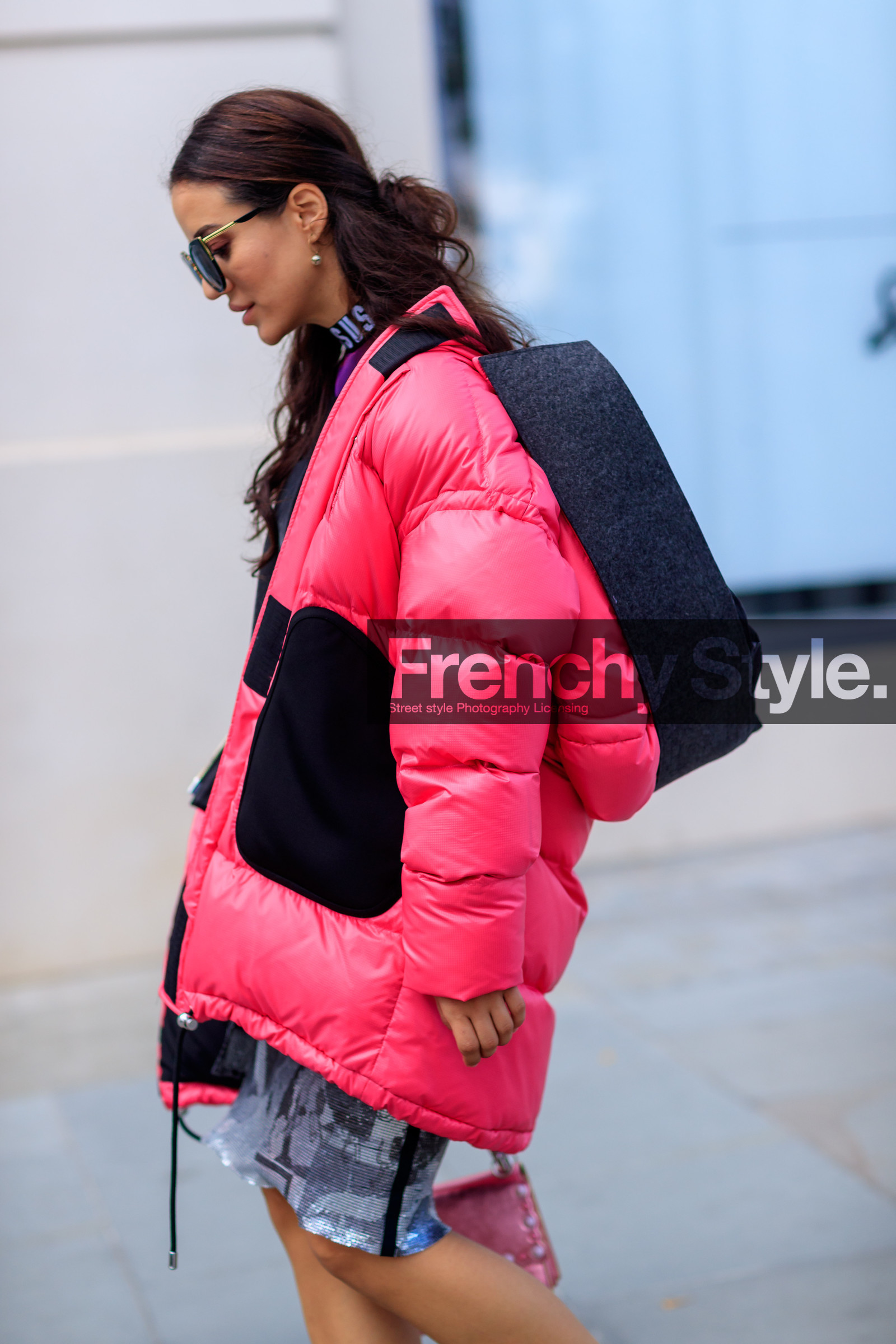 atmosphere details, detail, down jacket, fashion week, frenchystyle, FW, jonathan paciullo, leather bag, LFW, LONDON, oversize, pink bag, pink jacket, SPRING SUMMER 2018, SS 18, street style, tamara kalinic, versace, vertical