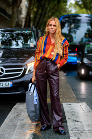 blanca miro scrimieri, red pullover, orange pullover, blue pullover, yellow pullover, low necked pullover, burgundy leather pants, long necklace, golden necklace, loose pants, flare pants, navy blue leather boots, big sole boots, light grey bag, big bag, shopping bag, hoop earrings, golden earrings, belted pants, fashion week, frenchystyle, FW, jonathan paciullo, street style, SPRING SUMMER 2020, SS 20, PFW, PARIS, vertical, full length