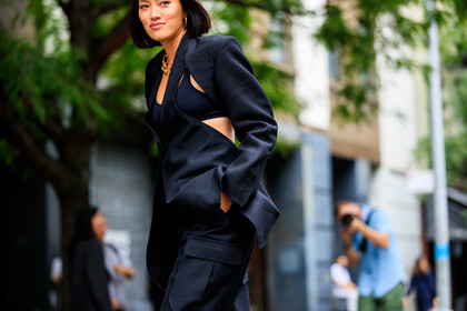 black jacket, black pants, black suit, graphic jacket, necklace, open work, Tiffany Hsu, tone on tone, total look black, trousers, street style, jonathan paciullo, FW, frenchystyle, fashion week, NEW YORK, NYFW, SPRING SUMMER 2020, SS 20, horizontal, atmosphere details, detail