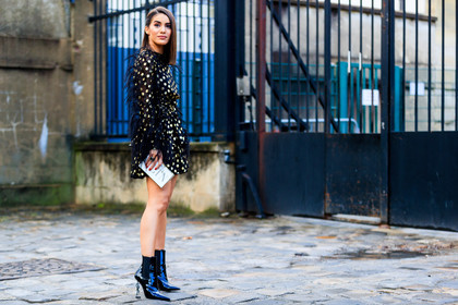 black dress, black shoes, feathers, golden details, graphic dress, high heels, leather bag, leather shoes, polka dot, printed dress, saint laurent paris, street style, jonathan paciullo, FW, frenchystyle, fashion week, PFW, PARIS, AUTUMN WINTER 2018-2019, FALL WINTER 2018-2019, FW 18-19, horizontal, atmosphere details, full length, camila coelho