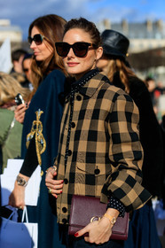 olivia palermo, dior bag, dior clutch, dior jacket, checked jacket, beige jacket, black jacket, burgundy leather clutch, bicolor jacket, black shirt, polka dots shirt, black sunglasses, square shape glasses, fashion week, frenchystyle, FW, jonathan paciullo, street style, PFW, PARIS, AUTUMN WINTER 2020-2021, FALL WINTER 2020-2021, FW 20-21, vertical, atmosphere details, detail