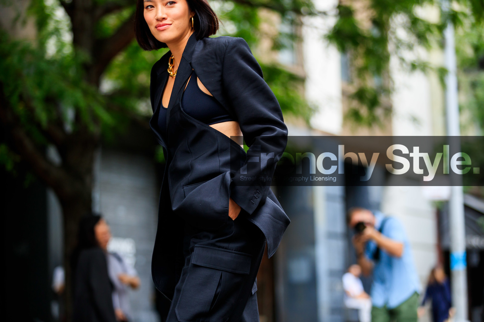 black jacket, black pants, black suit, graphic jacket, necklace, open work, Tiffany Hsu, tone on tone, total look black, trousers, street style, jonathan paciullo, FW, frenchystyle, fashion week, NEW YORK, NYFW, SPRING SUMMER 2020, SS 20, horizontal, atmosphere details, detail