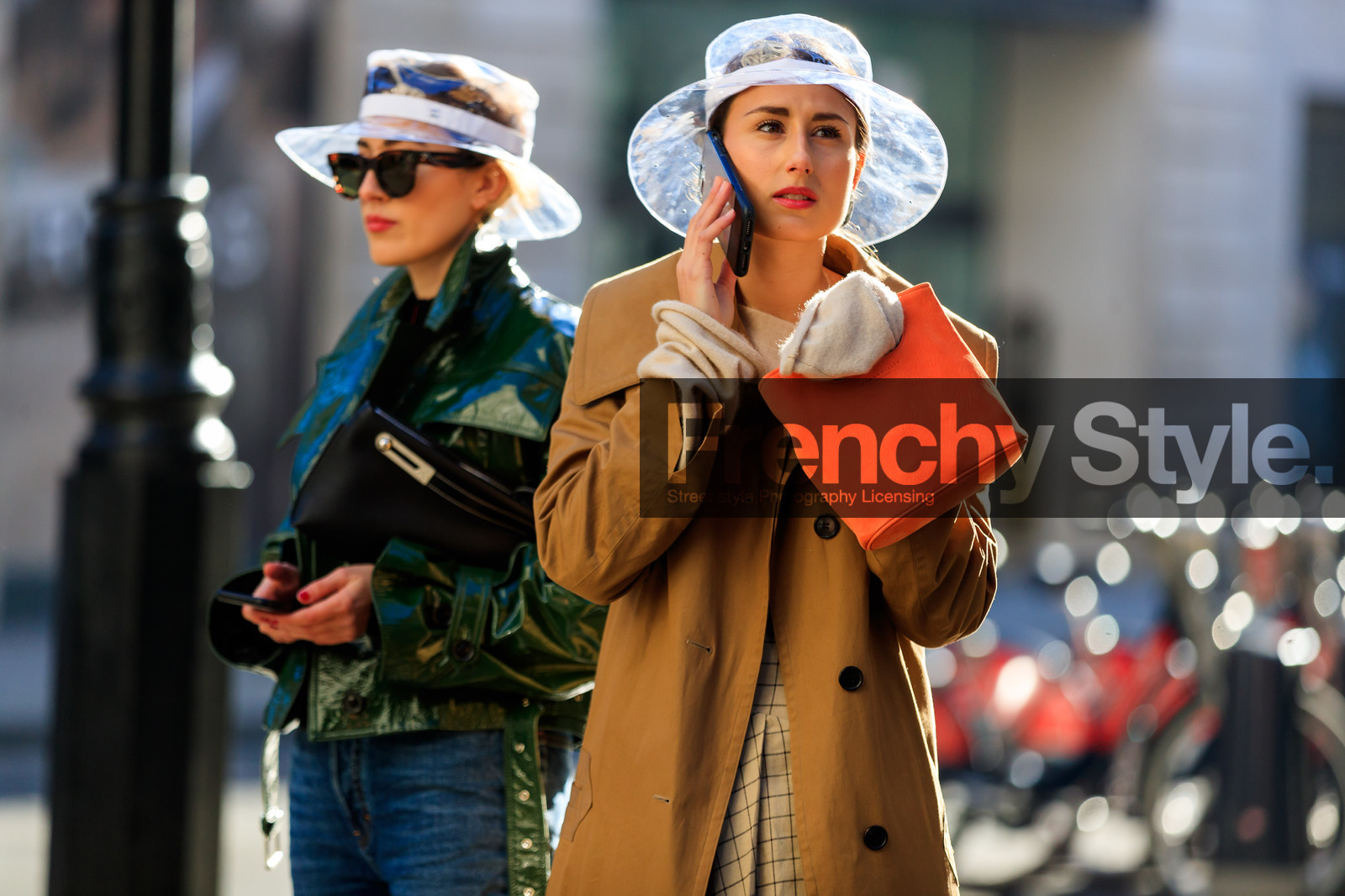 beige coat, black bag, chanel, checked, green jacket, hermès, leather bag, leather jacket, orange bag, plaid, sunglasses, transparent hat, trousers, street style, jonathan paciullo, FW, frenchystyle, fashion week, LFW, LONDON, AUTUMN WINTER 2018-2019, AW 18-19, FALL WINTER 2018-2019, FW 18-19, horizontal, atmosphere details, detail, julia haghjoo, sylvia haghjoo