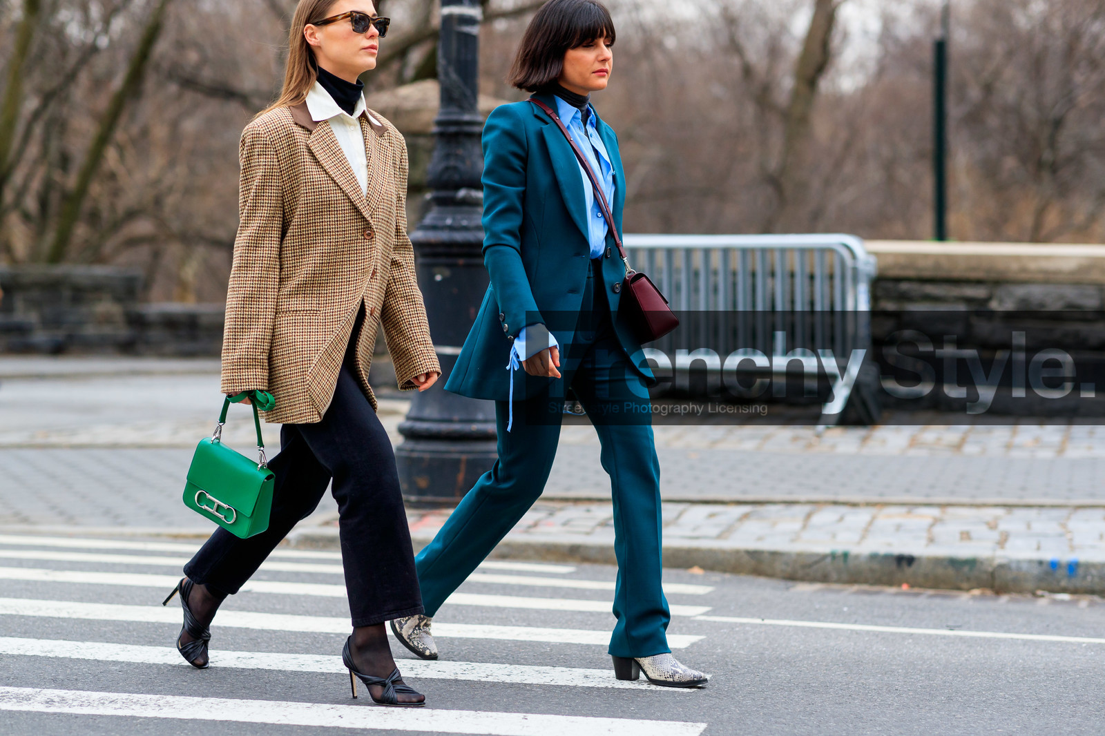 animal print, black pants, black shoes, blazer, blue jacket, blue pants, blue shirt, blue suit, brown jacket, carola bernard, carolina herrera, checked, earrings, graphic jacket, green bag, grey boots, hair clip, high heels, houndstooth pattern, leather bag, leather shoes, maria bernad, pearls, plaid, printed jacket, red bag, snake print, sophia roe, sunglasses, trousers, white shirt, street style, jonathan paciullo, frenchystyle, NYFW, NEW YORK, AUTUMN WINTER 2019-2020, AW 19-20, FALL WINTER 2019-2020, FW 19-20, FW, fashion week, atmosphere details, horizontal, detail