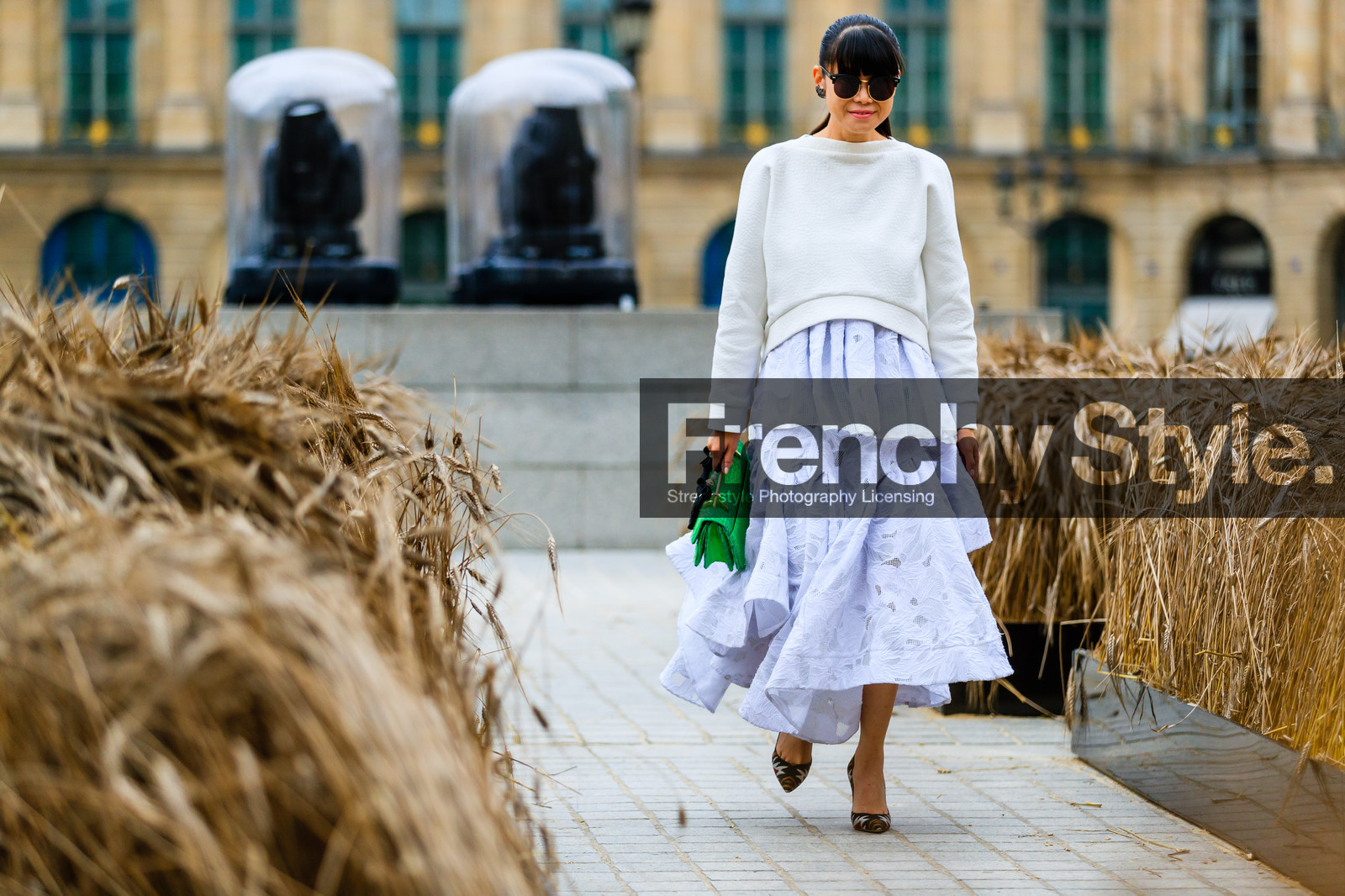 animal print, atmosphere details, AUTUMN WINTER 2016-2017, AW 16-17, FALL WINTER 2016-2017, fashion week, frenchystyle, full length, fun bag, FW, FW 16-17, green bag, HAUTE COUTURE, high heels, horizontal, jonathan paciullo, lace dress, layers, leaf greener, MENSWEAR, PARIS, PFW, sequined bag, shiny bag, street style, sunglasses, white dress, white sweater, zebra