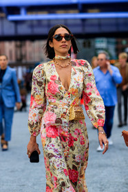 bracelet, fanny pack, floral, flowers, gold bag, graphic dress, iphone, leather bag, mini bag, multicolor dress, necklace, pink dress, printed dress, rings, sunglasses, street style, jonathan paciullo, FW, frenchystyle, fashion week, NEW YORK, NYFW, SPRING SUMMER 2020, SS 20, vertical, detail, atmosphere details