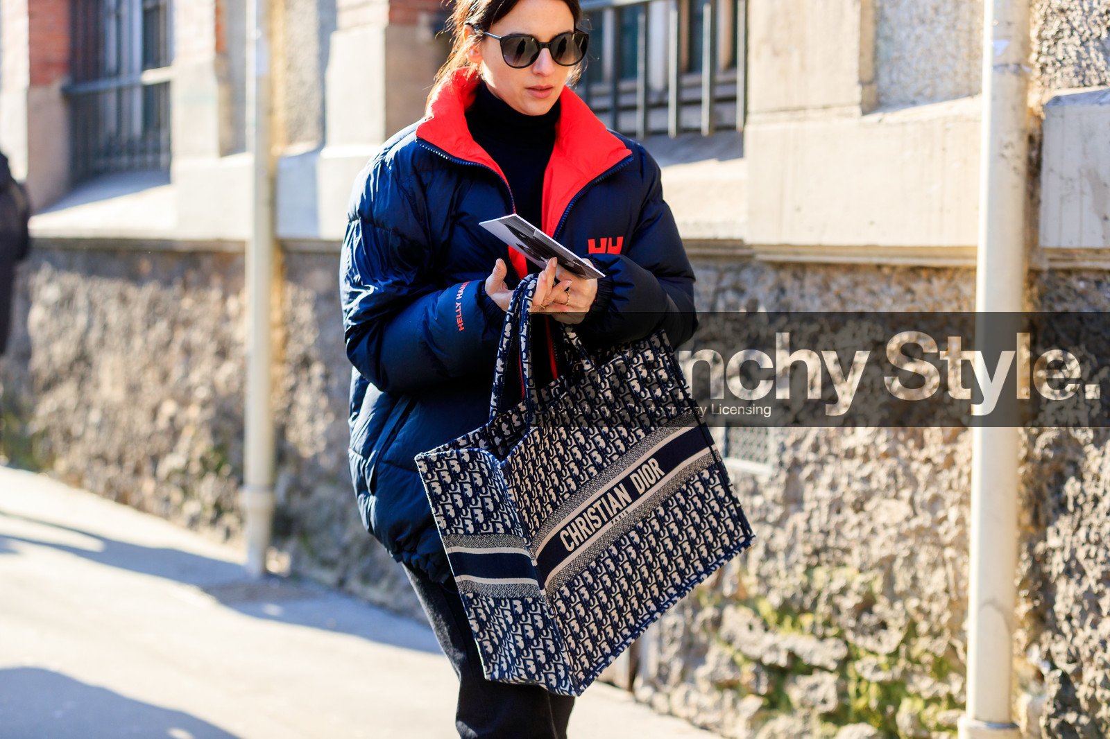 black turtleneck, blue jacket, christian dior, down jacket, graphic bag, leather bag, monogram, printed bag, sunglasses, street style, jonathan paciullo, FW, frenchystyle, fashion week, PFW, PARIS, AUTUMN WINTER 2018-2019, FALL WINTER 2018-2019, FW 18-19, horizontal, atmosphere details