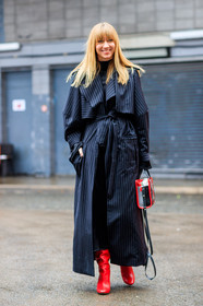 balenciaga, black coat, graphic bag, graphic jacket, high heels, leather bag, leather shoes, printed bag, printed jacket, red bag, red boots, striped bag, stripes, trench coat, street style, jonathan paciullo, FW, frenchystyle, fashion week, LFW, LONDON, AUTUMN WINTER 2018-2019, AW 18-19, FALL WINTER 2018-2019, FW 18-19, vertical, full length, lisa aiken