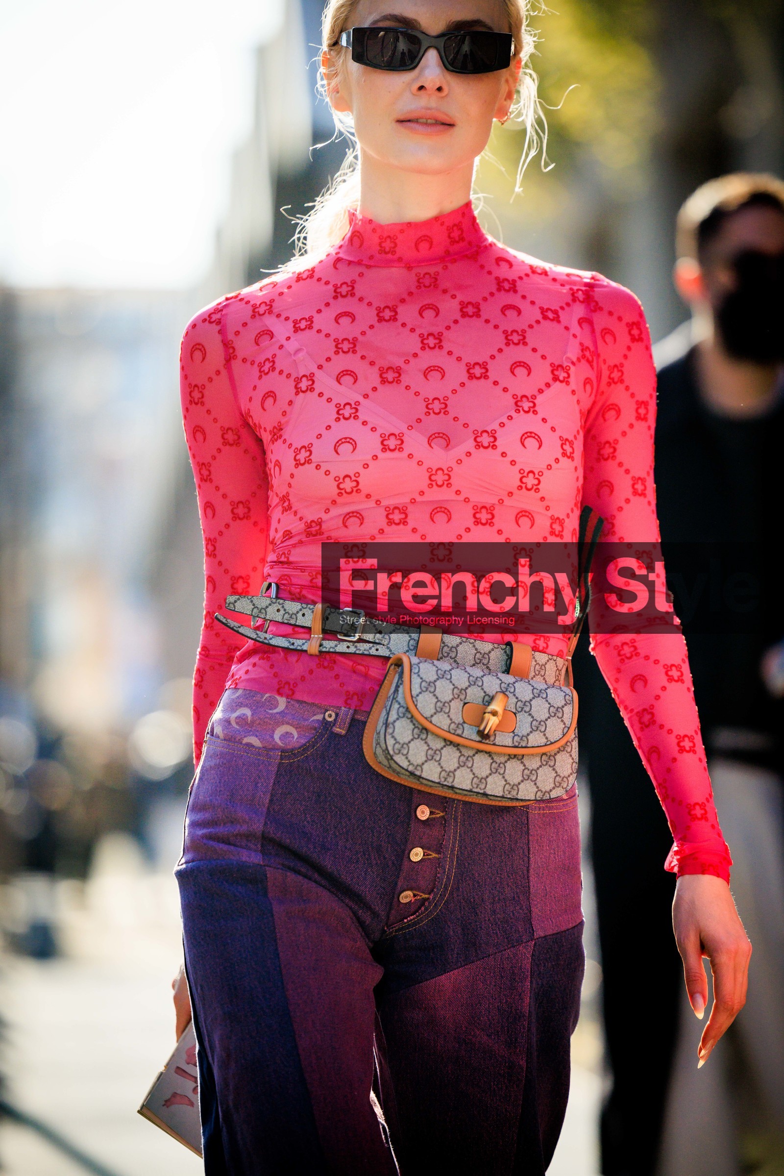 pink top, marine serre top, second skin top, gucci belt bag, gucci, purple jeans, denim pants, marine serre jeans, black sunglasses, close up, olga karput, street style, jonathan paciullo, FW, frenchystyle, fashion week, MFW, MILAN, FALL WINTER 2022_2023, AUTUMN WINTER 2022-2023, FW 22-23, vertical, atmosphere details