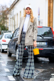 AUTUMN WINTER 2017-2018, AW 17-18, beige jacket, blazer, checked pants, FALL WINTER 2017-2018, fashion week, flare pants, frenchystyle, full length, FW, FW 17-18, graphic pants, jonathan paciullo, PARIS, PFW, plaid, printed pants, roberta benteler, street style, tartan, trousers, vertical, white top, yellow bag