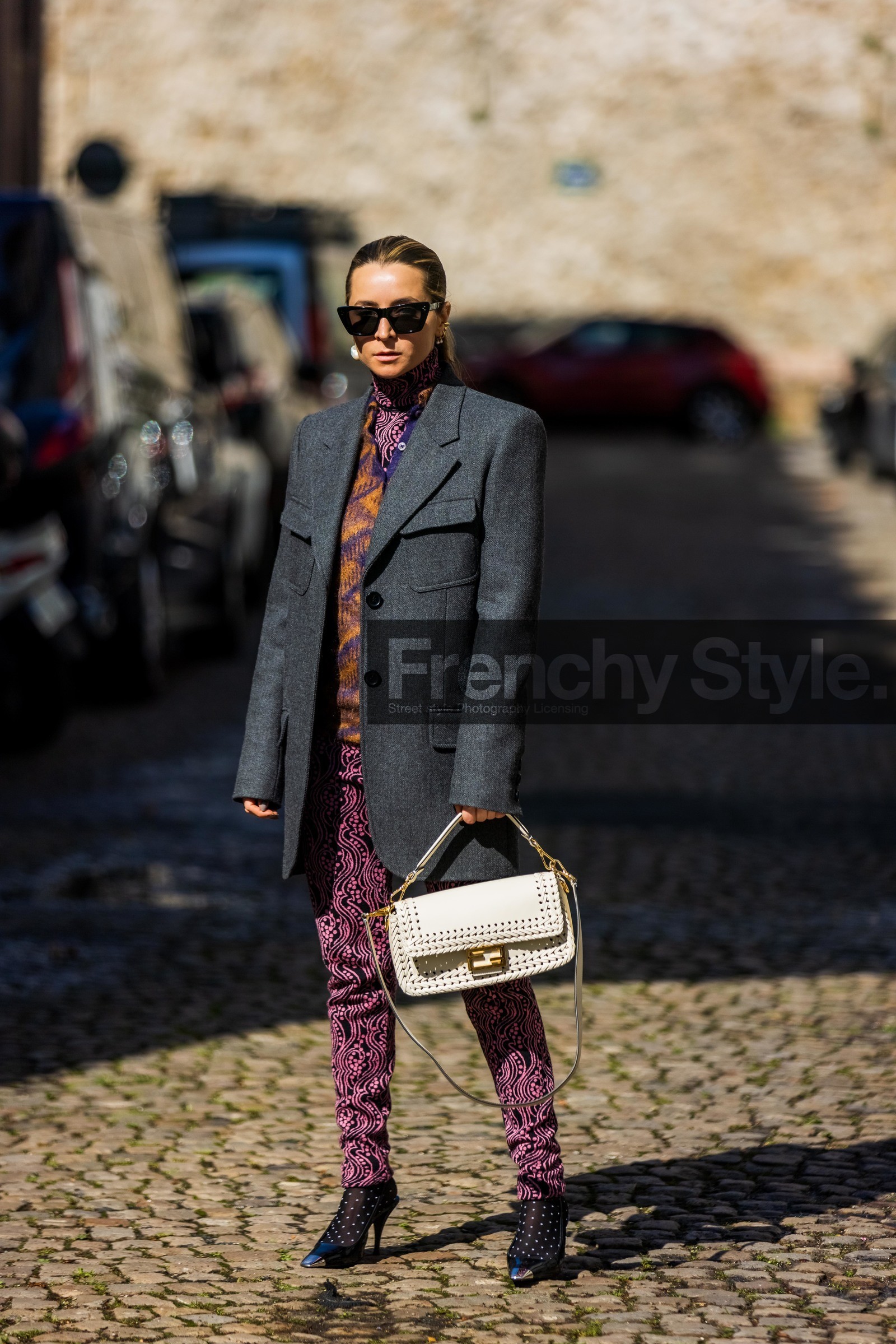 bag, black heels, black sunglasses, blazer, cardigan, dots socks, grey blazer, heels, Julia Comil, jumpsuit, leather bag, orange cardigan, pink jumpsuit, prada look, print, printed cardigan, printed jumpsuit, printed socks, sunglasses, whire bag, street style, jonathan paciullo, FW, frenchystyle, fashion week, PFW, PARIS, SPRING SUMMER 2022, SS 22, vertical, full length