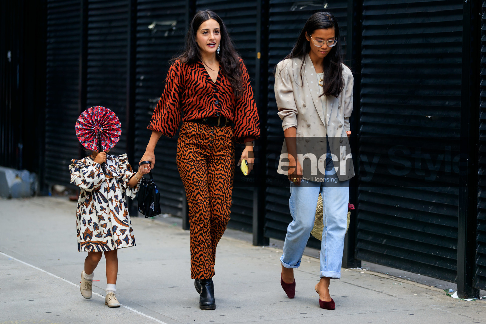 animal print, black belt, black shoes, blue denim, denim pants, graphic pants, jeans, leather shoes, orange pants, printed pants, red shirt, stripes, trousers, zebra, blue denim, bordeaux, burgundy, denim pants, grey jacket, high heels, jeans, leather bag, leather shoes, necklace, polka dot, red shoes, straw bag, sunglasses, trousers, velvet, white tank top, fashion week, frenchystyle, FW, jonathan paciullo, street style, NEW YORK, NYFW, SPRING SUMMER 2020, SS 20, horizontal, atmosphere details, full length
