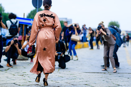 atmosphere details, black bag, black pants, black shoes, detail, fashion week, frenchystyle, FW, graphic bag, high heels, horizontal, jonathan paciullo, leather bag, leather shoes, MFW, MILAN, nausheen shah, pink jacket, printed jacket, robe, SPRING SUMMER 2017, SS 17, stars, street style, striped bag, trousers