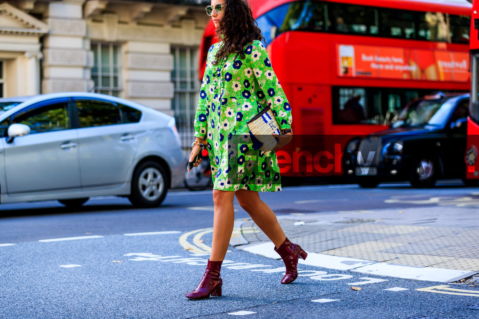 bordeaux, burgundy, floral, flowers, graphic dress, green dress, high heels, leather bag, leather shoes, printed dress, red boots, straw bag, sunglasses, fashion week, frenchystyle, FW, jonathan paciullo, street style, LFW, LONDON, SPRING SUMMER 2019, SS 19, atmosphere details, horizontal, detail