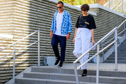 atmosphere details, black boots, black sneakers, black t shirt, blue shirt, earrings, fashion week, frenchystyle, full length, FW, graphic pants, horizontal, jonathan paciullo, leather shoes, MENSWEAR, navy pants, oversize, PARIS, PFW, printed shirt, printed t shirt, SPRING SUMMER 2018, SS 18, street style, sunglasses, trousers, white pant, white t shirt