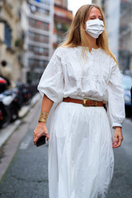 jennifer neyt, white dress, long dress, long sleeves dress, belted dress, camel leather belt, cowboy belt, lace dress, golden bracelet, aurelie bidermann bracelet, big bracelet, big bangle, covid face mask, fashion week, frenchystyle, FW, jonathan paciullo, street style, PFW, PARIS, SPRING SUMMER 2021, SS 21, vertical, atmosphere details, detail