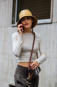 model, beige hat, leather hat, white top, long sleeves top, burberry bag, monogrammed bag, shoulder bag, brown leather bag, 90's look, close up detail, fashion week, frenchystyle, FW, jonathan paciullo, street style, MFW, MILAN, SPRING SUMMER 2020, SS 20