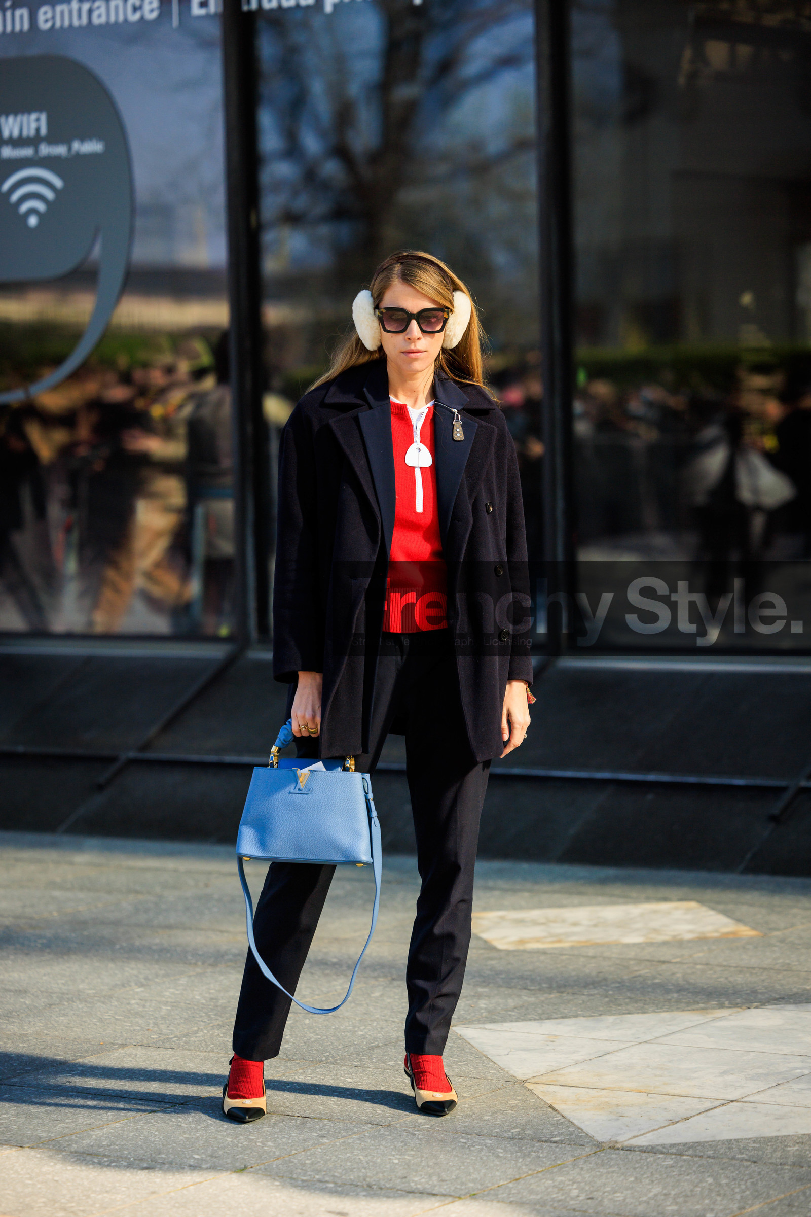 earphones, furryphones, black sunglasses, black coat, red tshirt, black trousers, blue handbag, louis vuitton, louis vuitton bag, white heels, louis vuitton shoes, red socks, red top, monica ainley, street style, jonathan paciullo, FW, frenchystyle, fashion week, AUTUMN WINTER 2022-2023, FALL WINTER 2022_2023, FW 22-23, PFW, PARIS, full length, vertical
