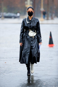 fiona zanetti, dior bag, dior strap bag, dior saddle bag, black leather jacket, belted jacket, long jacket, white leather bag, crossbody bag, dior necklace, multi necklace, multi chocker, chocker, choker necklace, green necklace, diamond necklace, black leather boots, white leather boots, openwork boots, black and white look, covid face mask, fashion week, frenchystyle, FW, jonathan paciullo, street style, PFW, PARIS, SPRING SUMMER 2021, SS 21, vertical, full length