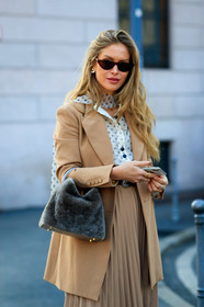 beige jacket, beige skirt, blazer, fur bag, grey bag, pleated skirt, polka dot, printed shirt, sunglasses, white shirt, MILAN, MFW, fashion week, frenchystyle, FW, jonathan paciullo, street style, AUTUMN WINTER 2019-2020, AW 19-20, FALL WINTER 2019-2020, FW 19-20, vertical, atmosphere details, detail