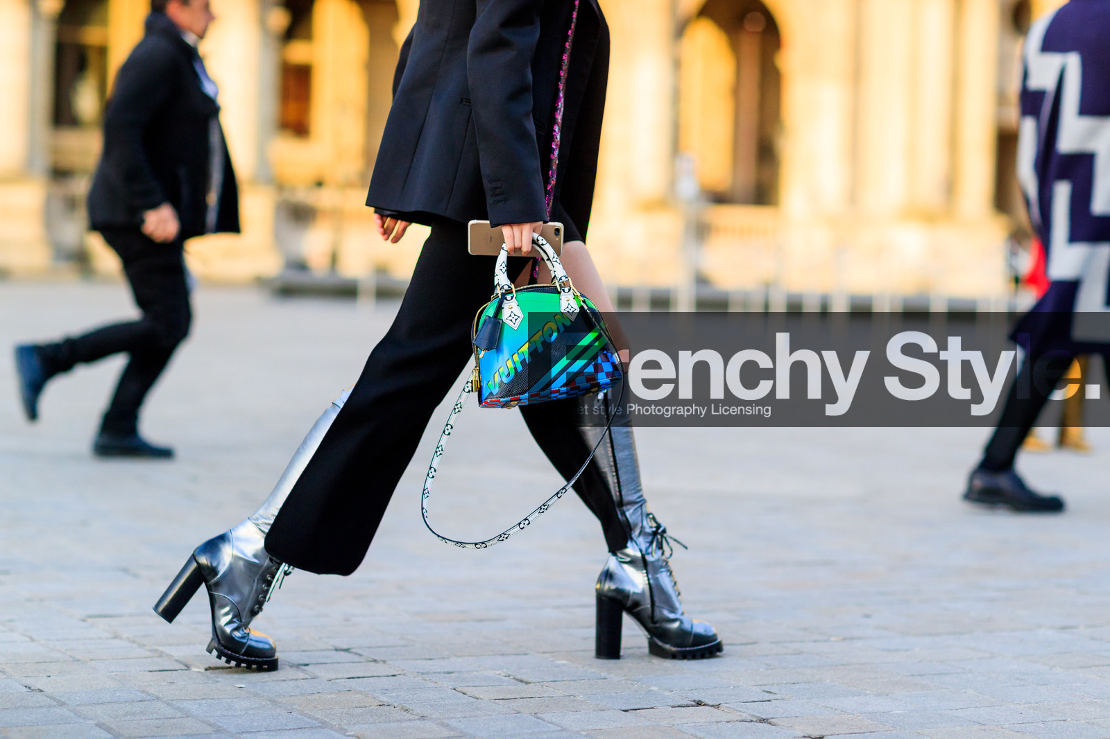 atmosphere details, AUTUMN WINTER 2017-2018, AW 17-18, black dress, black jacket, blazer, blue scarf, detail, FALL WINTER 2017-2018, fashion week, fil xiaobi, fluo, frenchystyle, FW, FW 17-18, graphic bag, high boots, high heels, horizontal, jonathan paciullo, leather bag, leather shoes, louis vuitton, multicolor bag, PARIS, PFW, printed bag, silver shoes, street style
