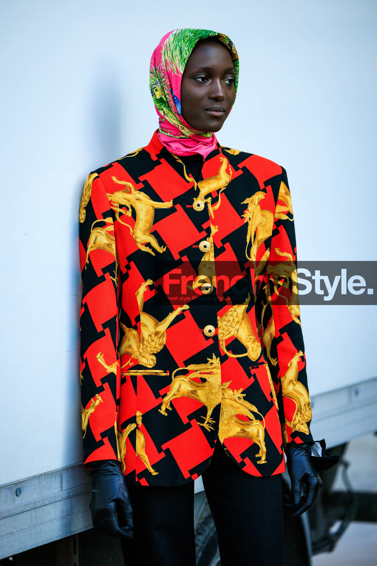 model, printed scarf, head scarf, multicolor scarf, buttoned blazer, red blazer, printed blazer, animal motif, plaid blazer, black pants, black gloves, leather gloves, fashion week, frenchystyle, FW, jonathan paciullo, street style, PARIS, PFW, SPRING SUMMER 2022, SS 22, atmosphere details, detail, vertical