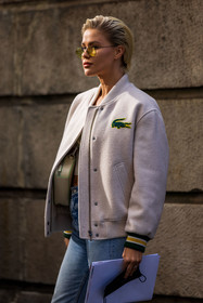 bomber, lacoste, sunglasses, white bomber, yellow sunglasses, fashion week, frenchystyle, FW, jonathan paciullo, street style, PFW, PARIS, SPRING SUMMER 2022, SS 22, vertical, atmosphere details