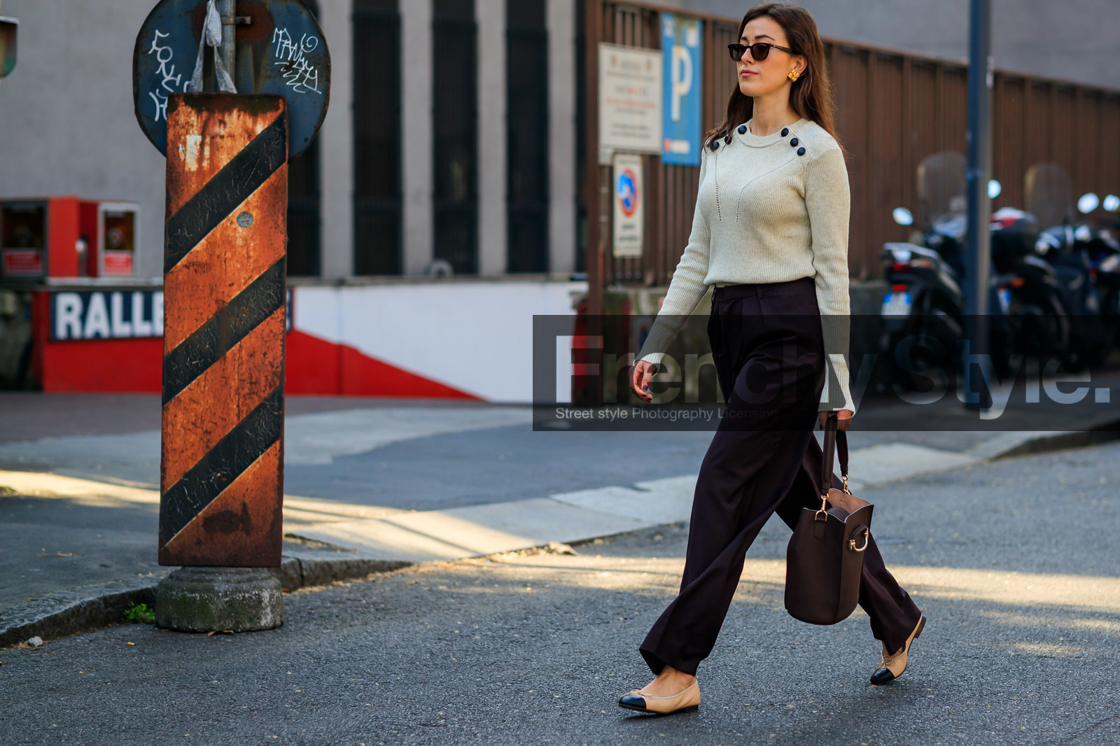 ballerinas, beige shoes, beige sweater, brown bag, brown pants, chanel, leather bag, leather shoes, sunglasses, sylvia haghjoo, trousers, MILAN, MFW, fashion week, frenchystyle, FW, jonathan paciullo, street style, AUTUMN WINTER 2019-2020, AW 19-20, FALL WINTER 2019-2020, FW 19-20, atmosphere details, full length, horizontal