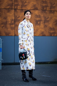 bag, black bag, black boots, boots, Caroline Issa, coat, dots, floral print, flower print, leather bag, leather boots, print, printed bag, printed coat, white coat, street style, jonathan paciullo, FW, frenchystyle, fashion week, PFW, PARIS, SPRING SUMMER 2022, SS 22, vertical, full length