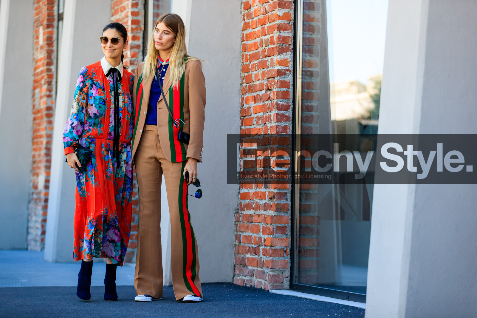 atmosphere details, black bag, black shoes, black sneakers, blazer, blue top, brown jacket, brown pants, brown suit, camera, caroline issa, converse, fashion week, floral, flowers, frenchystyle, full length, FW, graphic jacket, graphic pants, graphic skirt, gucci, horizontal, jonathan paciullo, leather bag, leather shoes, MFW, MILAN, multicolor dress, printed jacket, printed pants, printed skirt, red dress, SPRING SUMMER 2018, SS 18, street style, sunglasses, trousers, veronika heilbrunner