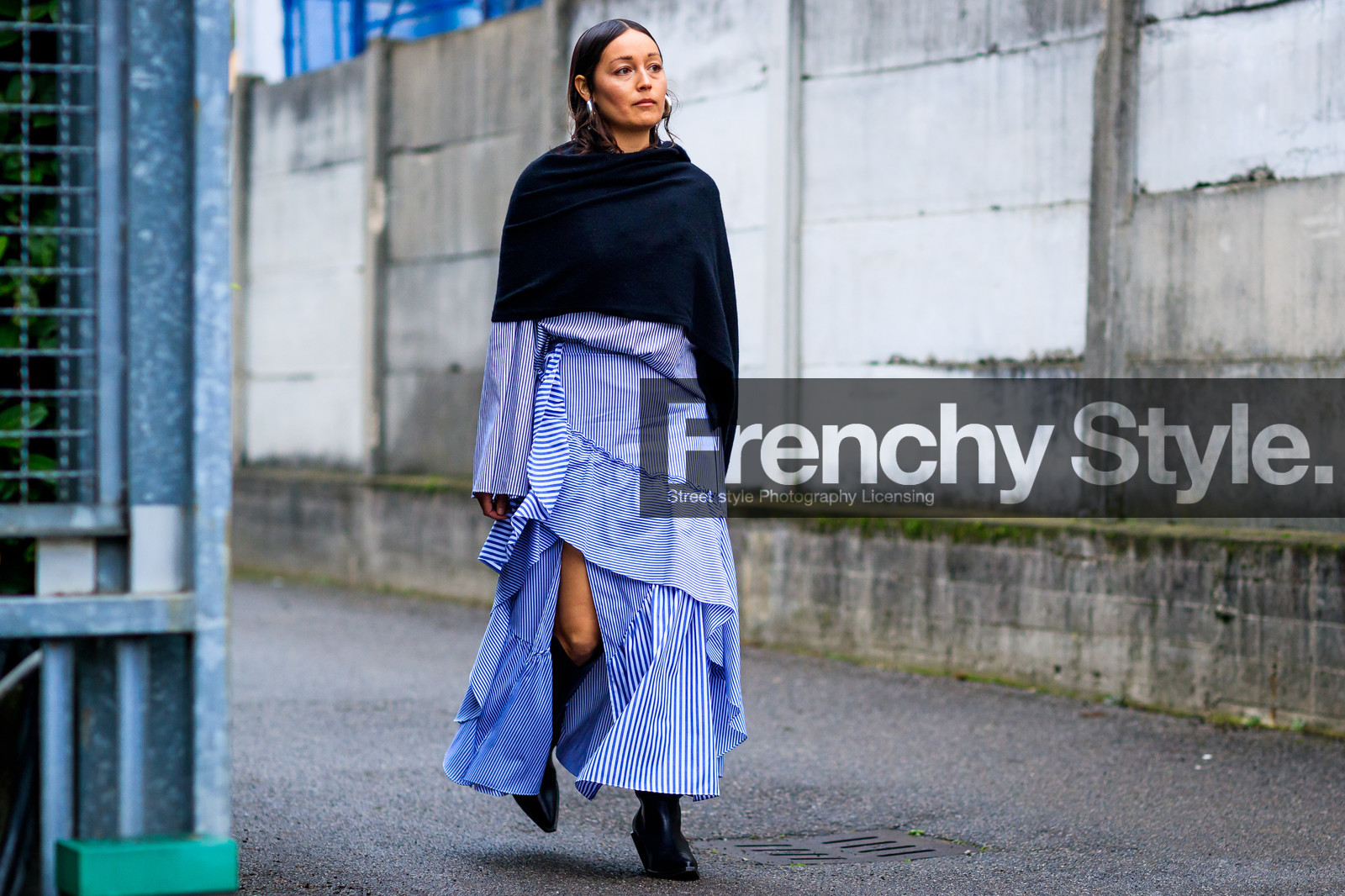 atmosphere details, AUTUMN WINTER 2017-2018, AW 17-18, beige bag, blue denim, denim pants, earrings, FALL WINTER 2017-2018, fashion week, frenchystyle, full length, fur scarf, FW, FW 17-18, geometric, graphic jacket, graphic pants, grey fur, grey scarf, gucci, horizontal, jeans, jonathan paciullo, leather bag, MFW, MILAN, monogram, printed bag, printed jacket, printed pants, rachael wang, street style, striped jacket, striped pants, stripes, sunglasses, trousers, white shirt