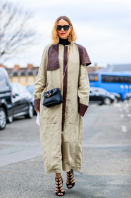 AUTUMN WINTER 2017-2018, AW 17-18, beige coat, black bag, candela novembre, FALL WINTER 2017-2018, fashion week, frenchystyle, full length, FW, FW 17-18, high heels, jonathan paciullo, jw anderson, leather bag, leather shoes, PARIS, PFW, street style, sunglasses, vertical