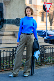 black belt, blue bag, blue boots, blue sweater, Giedrė Dukauskaitė, grey pants, leather bag, leather belt, leather shoes, model, trousers, MILAN, MFW, fashion week, frenchystyle, FW, jonathan paciullo, street style, AUTUMN WINTER 2019-2020, AW 19-20, FALL WINTER 2019-2020, FW 19-20, vertical, full length