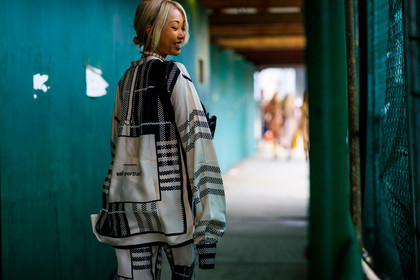 beige shirt, checked, graphic jacket, graphic shirt, necklace, plaid, printed jacket, printed shirt, trousers, vanessa hong, street style, jonathan paciullo, FW, frenchystyle, fashion week, NYFW, NEW YORK, SPRING SUMMER 2019, SS 19, atmosphere details, horizontal, detail