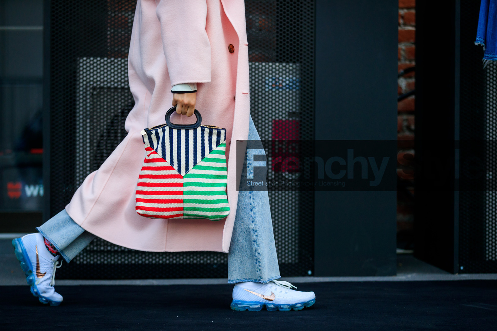 blue denim, blue sneakers, denim pants, graphic bag, jeans, leather bag, leather shoes, multicolor bag, nike, pink coat, printed bag, striped bag, trousers, fashion week, frenchystyle, FW, jonathan paciullo, street style, MFW, MILAN, AUTUMN WINTER 2018-2019, FALL WINTER 2018-2019, FW 18-19, horizontal, atmosphere details