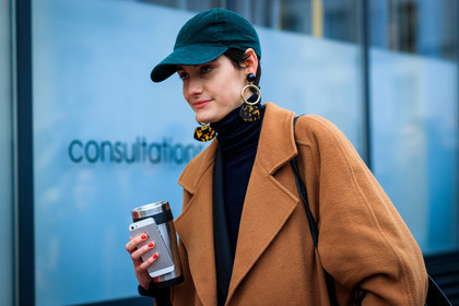 black turtleneck, camel coat, corduroy, earrings, green cap, iphone, fashion week, frenchystyle, FW, jonathan paciullo, street style, PFW, PARIS, SPRING SUMMER 2017, SS 17, HAUTE COUTURE, atmosphere details, detail, horizontal