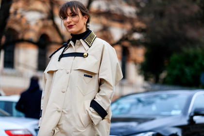 beige jacket, prada, red lips, studs, MILAN, MFW, fashion week, frenchystyle, FW, jonathan paciullo, street style, AUTUMN WINTER 2019-2020, AW 19-20, FALL WINTER 2019-2020, FW 19-20, atmosphere details, detail, horizontal