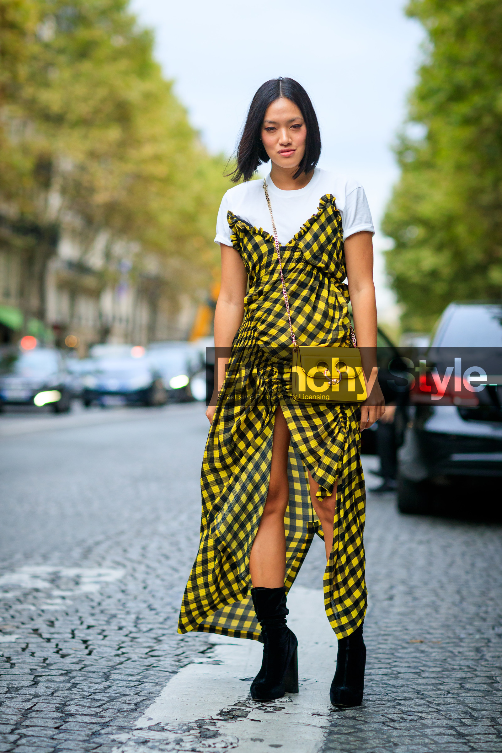 black shoes, bustier dress, checked dress, fashion week, frenchystyle, full length, FW, graphic dress, high heels, jonathan paciullo, jw anderson, leather bag, leather shoes, PARIS, PFW, plaid, printed dress, SPRING SUMMER 2018, SS 18, street style, vertical, white t shirt, yellow bag, yellow dress, hsuhs, Tiffany Hsu