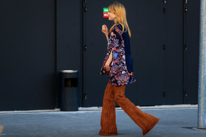 black shirt, brown pants, chloé, graphic jacket, leather bag, printed jacket, printed shirt, red bag, trousers, PARIS, PFW, street style, jonathan paciullo, FW, frenchystyle, fashion week, AUTUMN WINTER 2019-2020, AW 19-20, FALL WINTER 2019-2020, FW 19-20, horizontal, atmosphere details, full length