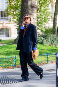 julie pelipas, black jacket, black pants, black suits, loose jacket, loose pants, light blue shirt, camel shirt, layered shirt, celine sunglasses, bottega veneta bag, beige leather clutch, black leather loafers, sharp end shoes, PARIS, PFW, SPRING SUMMER 2020, SS 20, fashion week, frenchystyle, FW, jonathan paciullo, street style, vertical, full length