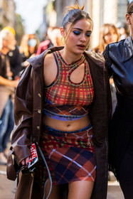 blue eyeshadow, brown coat, checked print, checked top, coat, crop top, cut out top, earrings, gold earrings, leather coat, Luna Blaise, makeup, mini skirt, printed skirt, printed top, red skirt, red top, skirt, top, street style, jonathan paciullo, FW, frenchystyle, fashion week, PFW, PARIS, SPRING SUMMER 2022, SS 22, vertical, atmosphere details