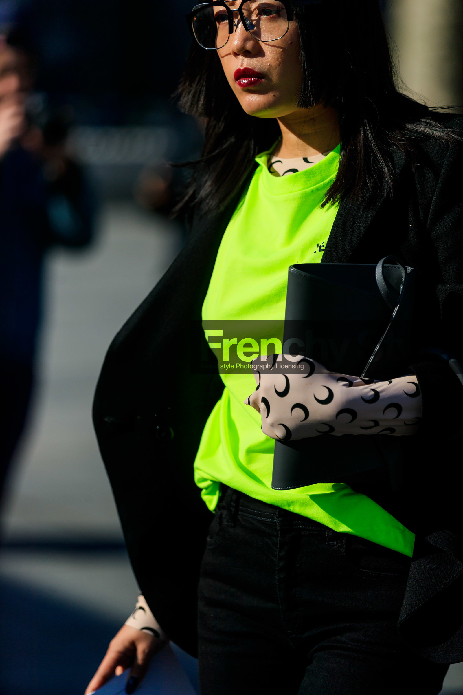 black bag, black jacket, black pants, green sweater, leather bag, marine serre, PARIS, PFW, street style, jonathan paciullo, FW, frenchystyle, fashion week, AUTUMN WINTER 2019-2020, AW 19-20, FALL WINTER 2019-2020, FW 19-20, vertical, atmosphere details, detail